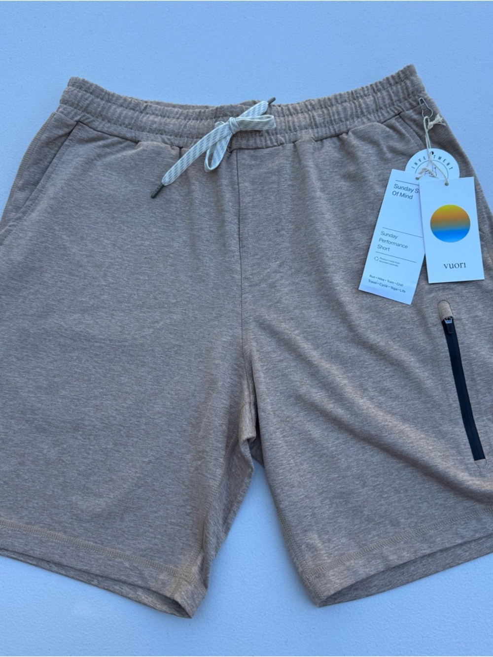 Vuori Men’s Sunday Performance Short NWT Small Camel Heather 7.5 Inseam - Picture 6 of 17
